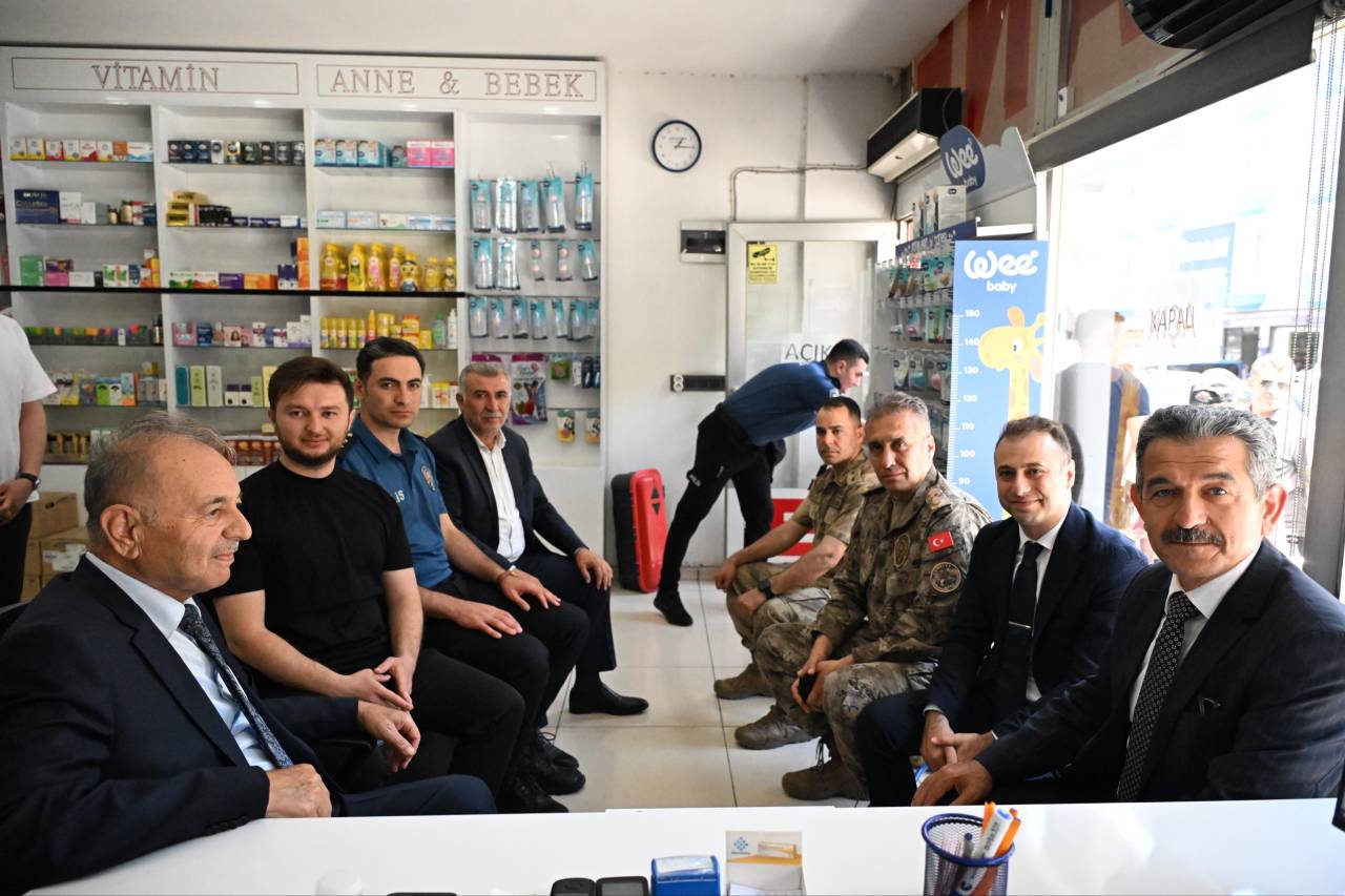 vali-birol-ekiciden-uluderede-esnaf-ziyareti.jpg