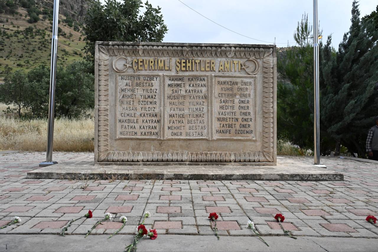 sirnakta-cevrimli-koyu-sehitleri-icin-anma-programi-duzenlendi-2.jpg
