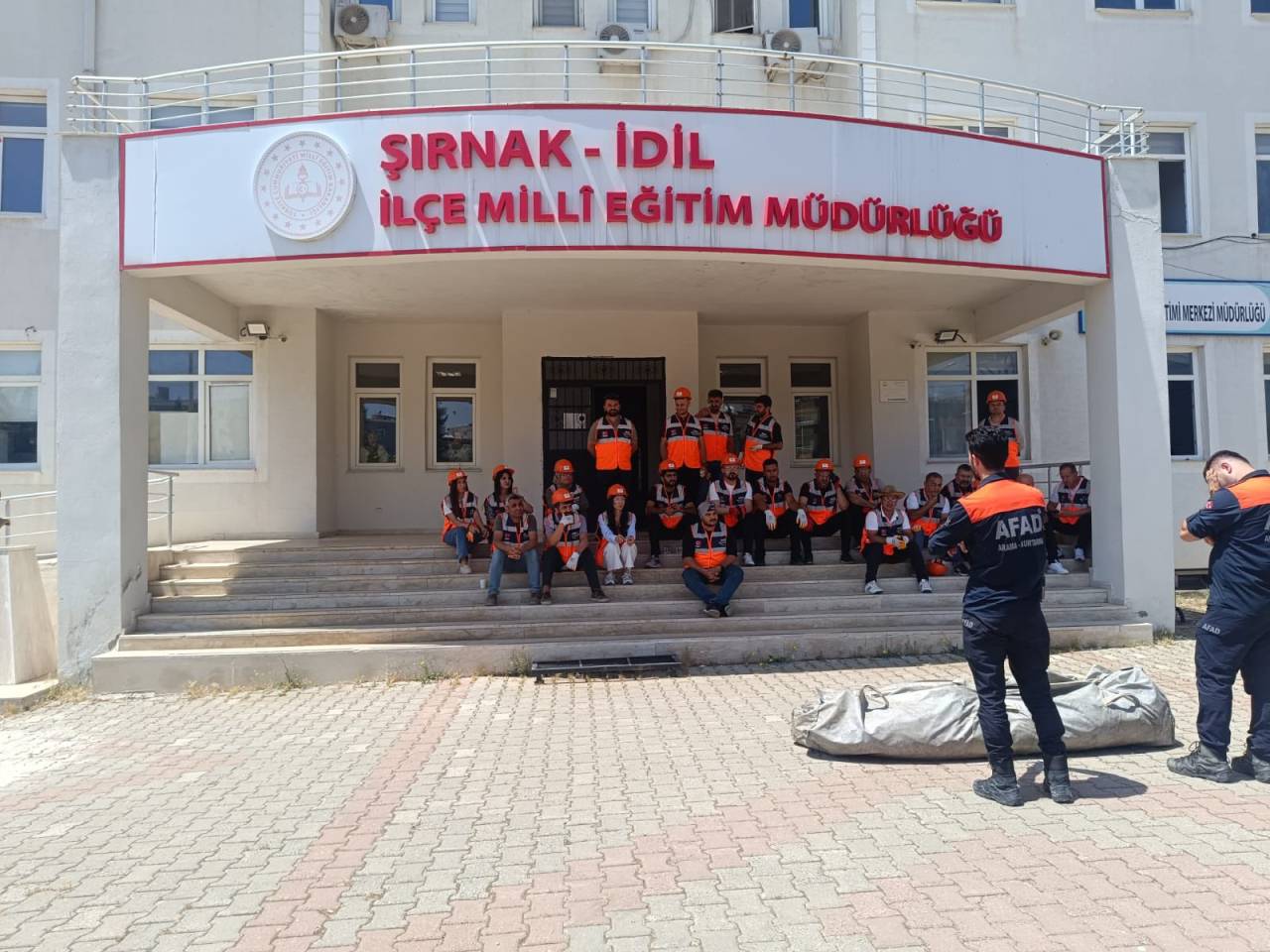 dil-ilce-milli-egitim-mudurlugu-personeli-afad-gonullusu-saha-egitiminde-1.jpg