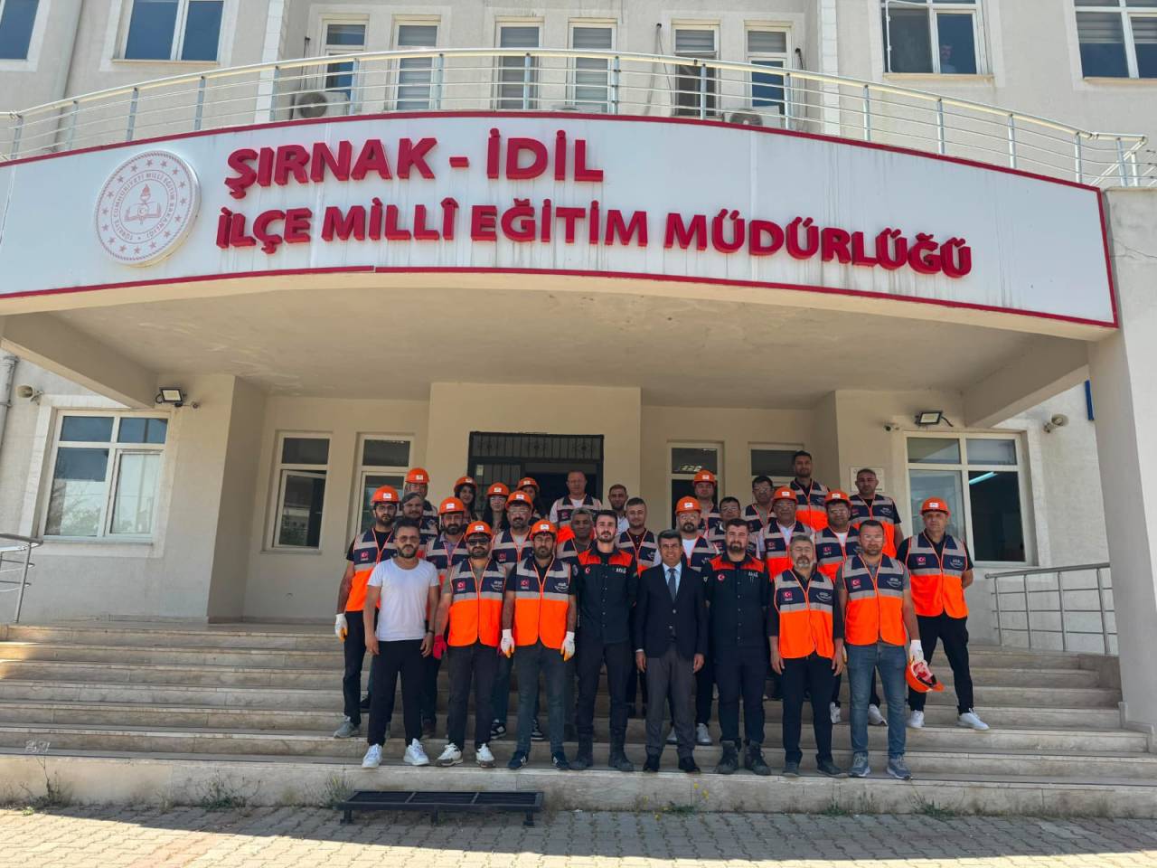 dil-ilce-milli-egitim-mudurlugu-personeli-afad-gonullusu-saha-egitiminde-2.jpg