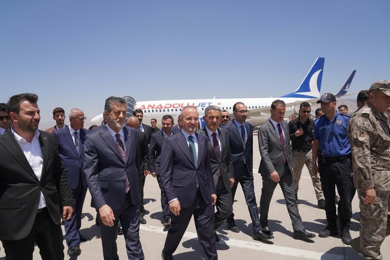 icisleri-bakan-yardimcisi-bulent-turan-sirnaka-geldi-1.jpg