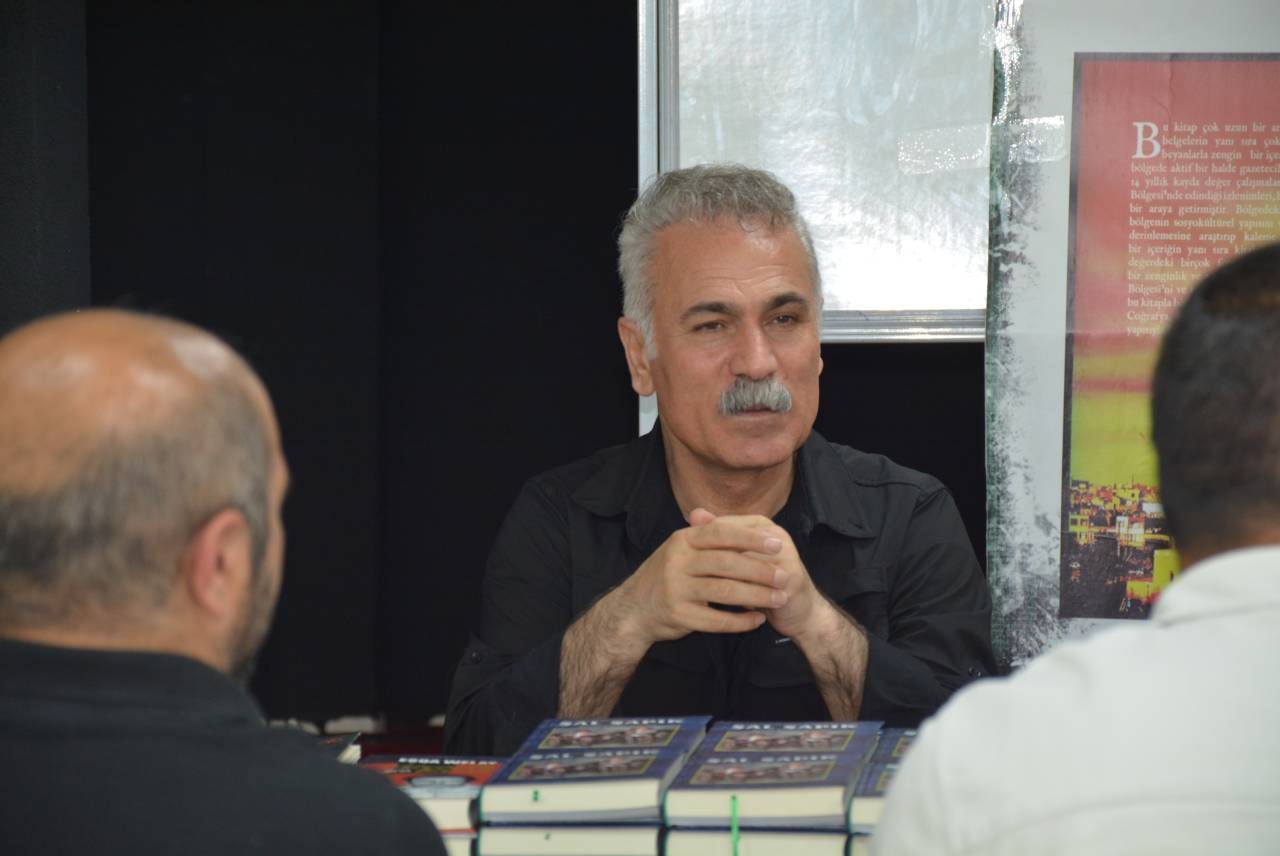 silopide-gazeteci-arastirmaci-yazar-hursit-baran-mendese-yogun-ilgi-1.jpg