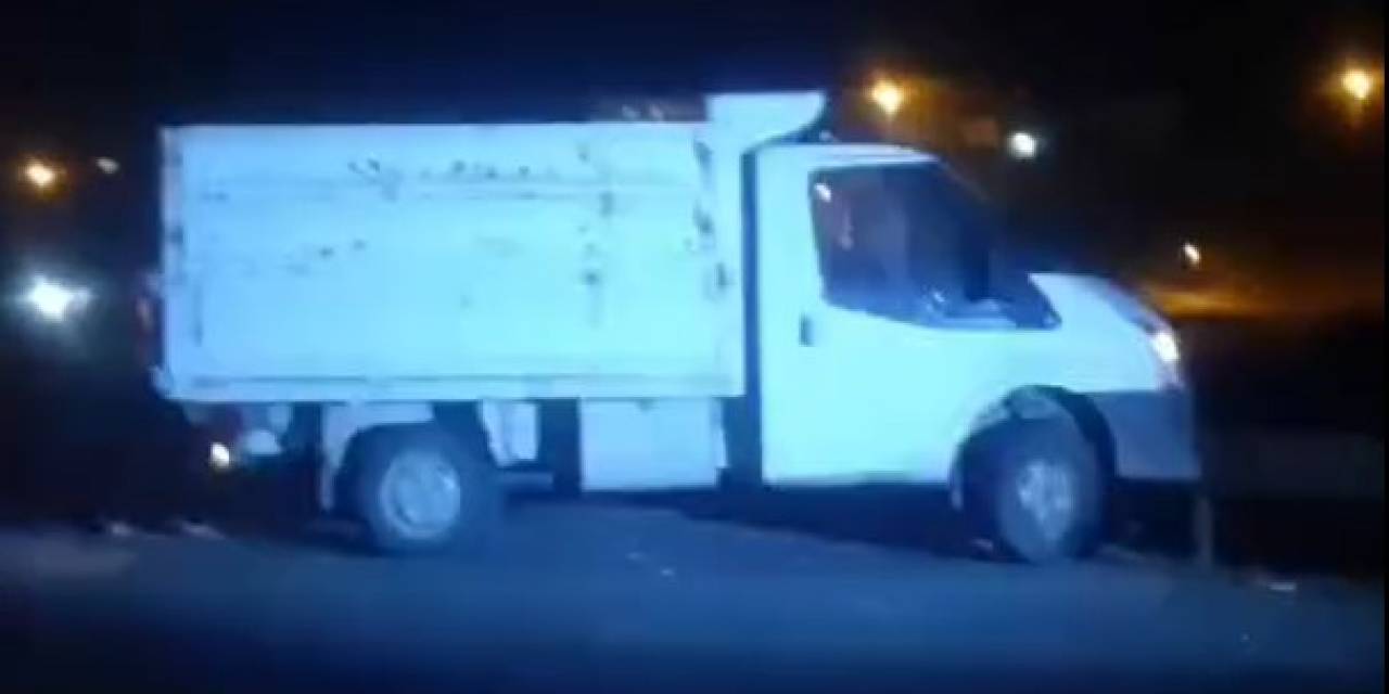 sirnakta-trafik-kazasi-arac-yol-kenarindaki-bariyerlere-carpti.jpg