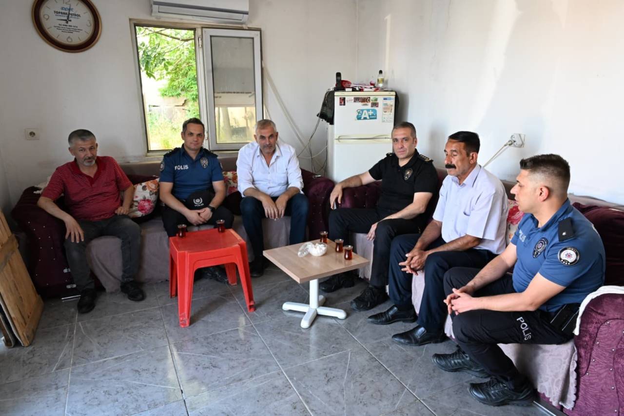 rnak-emniyet-muduru-sazak-vatandaslarla-bir-araya-geldi-2.jpg
