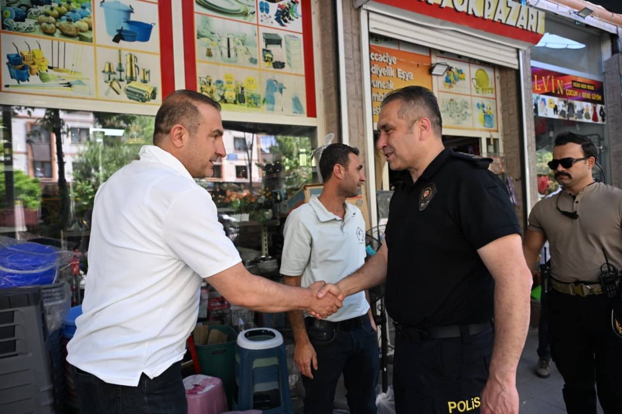 rnak-emniyet-muduru-sazak-vatandaslarla-bir-araya-geldi-3.jpg