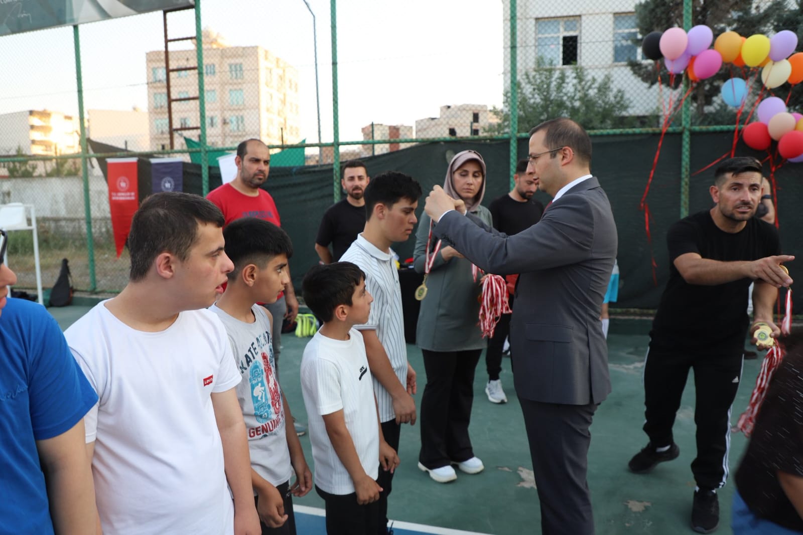cizrede-ozel-cocuklar-icin-tenis-soleni-5.jpeg