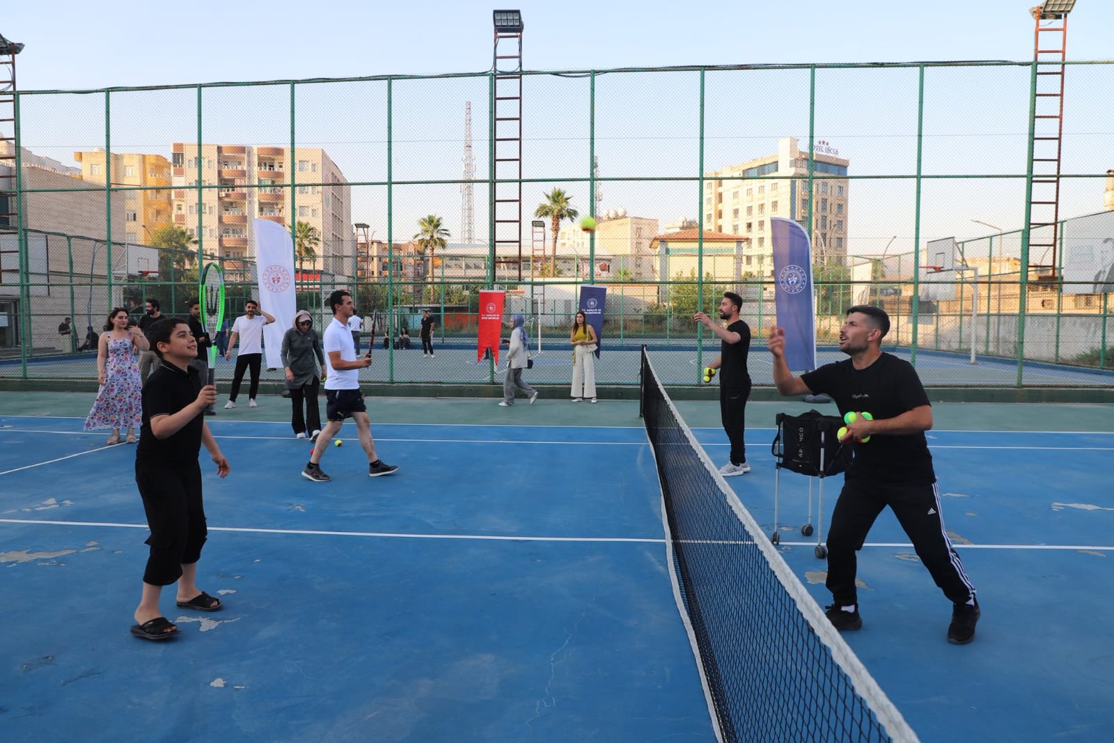 cizrede-ozel-cocuklar-icin-tenis-soleni-6.jpeg