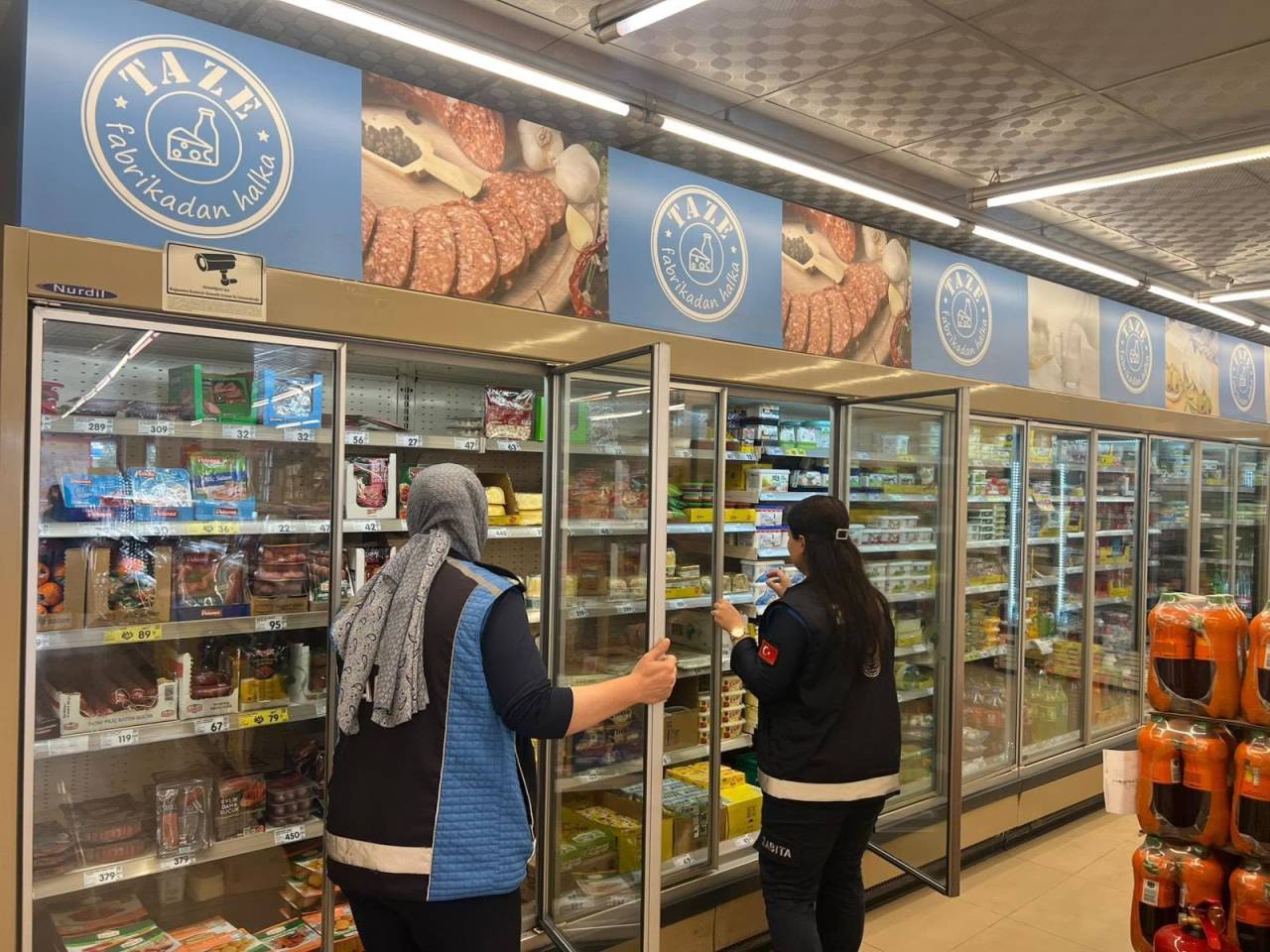 silopi-belediyesi-zabita-ekiplerinden-marketlere-siki-denetim-1.jpg