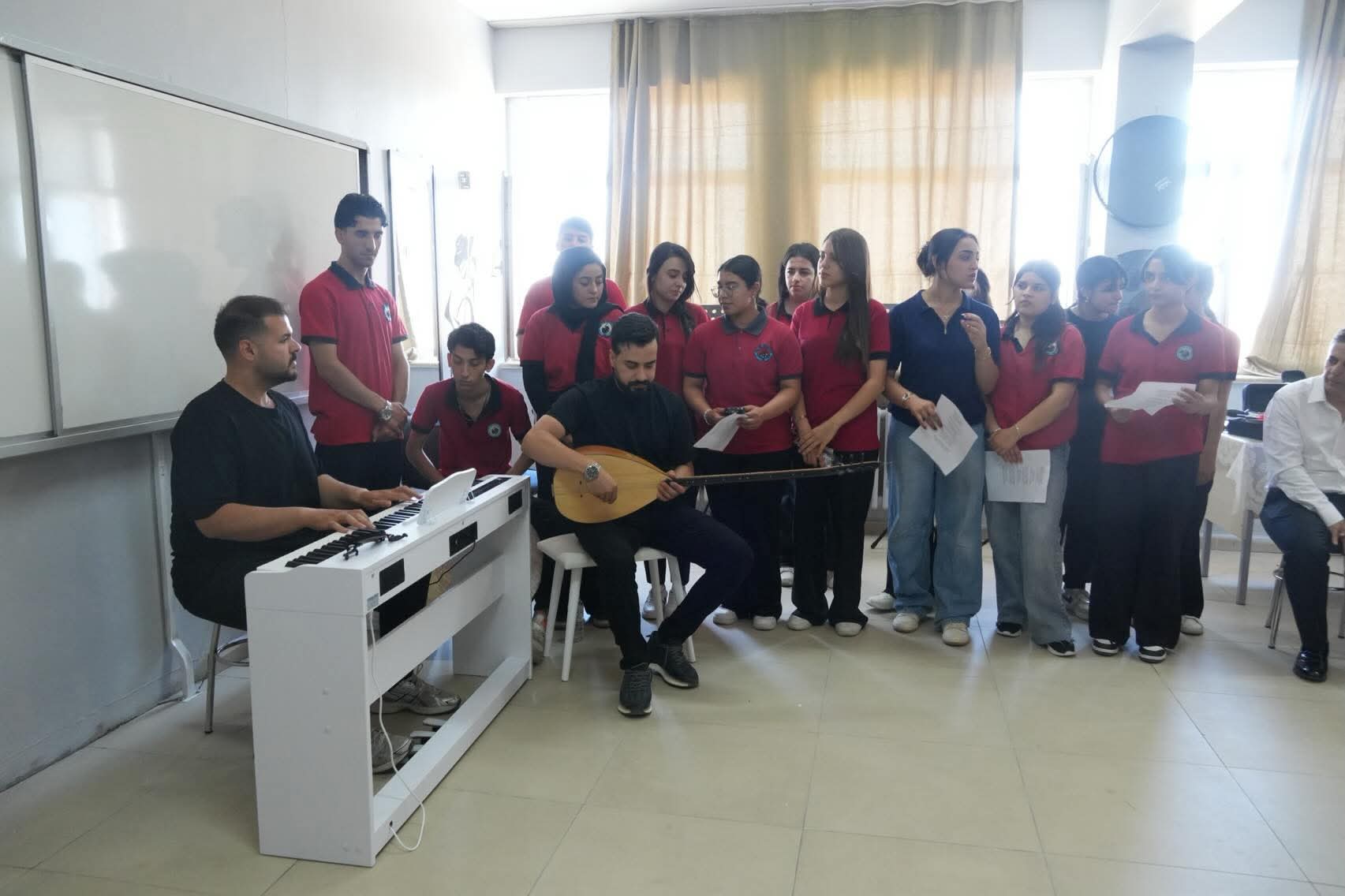 cizre-guzel-sanatlar-lisesinde-muzik-atolyesi-kapilarini-acti-5.jpeg