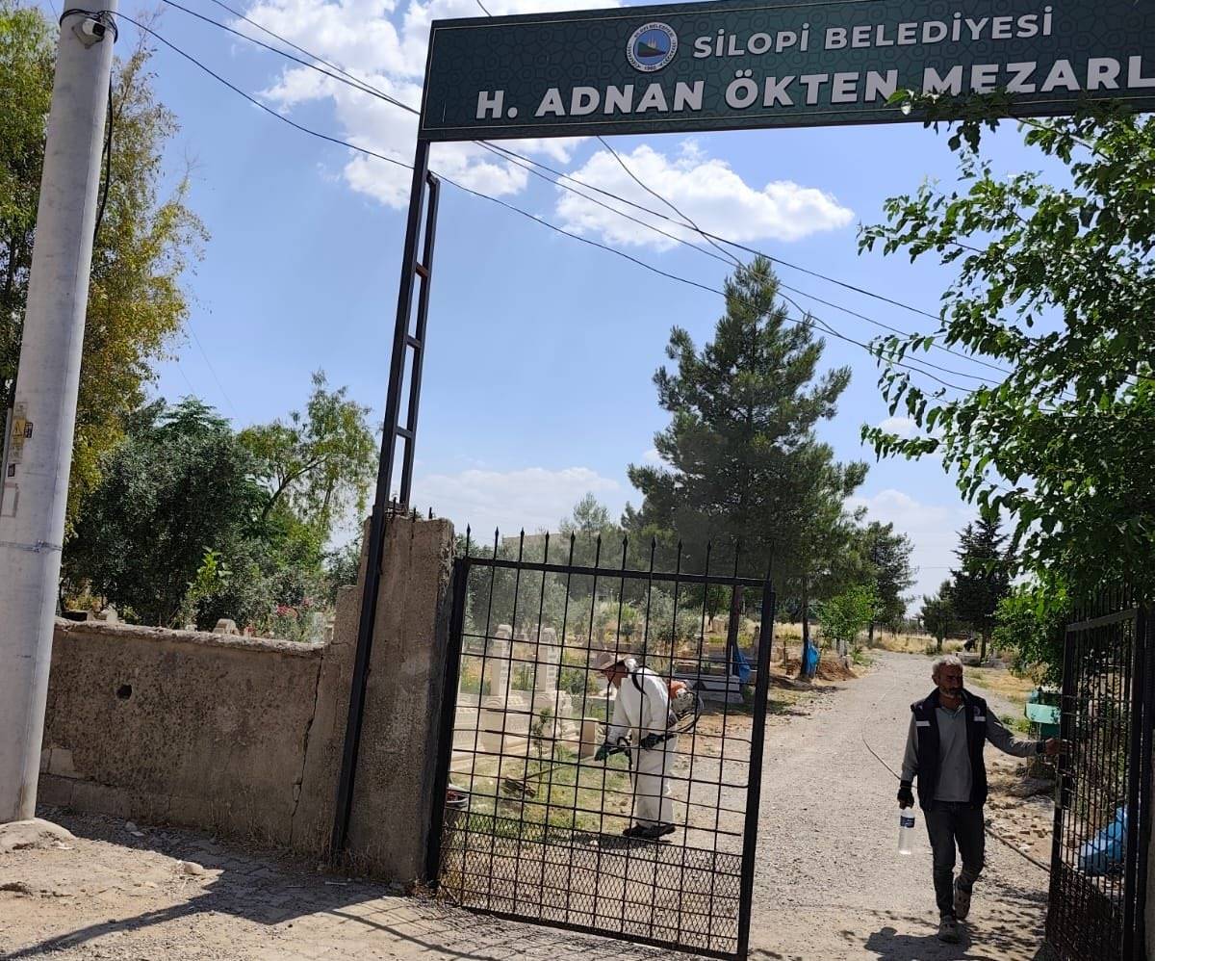 silopi-belediyesi-mezarliklari-elden-geciriyor.jpg