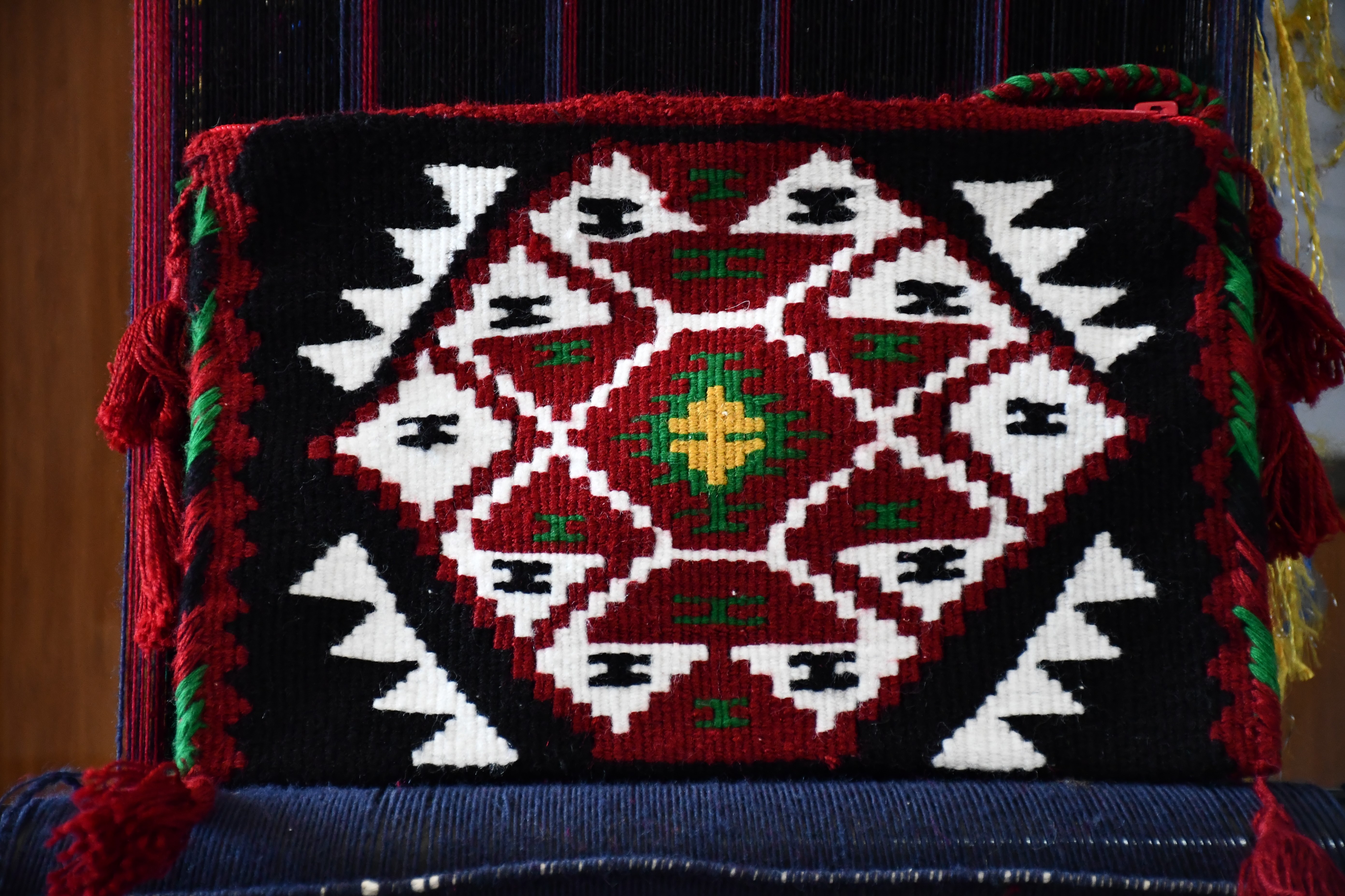 aw730838-04.jpg