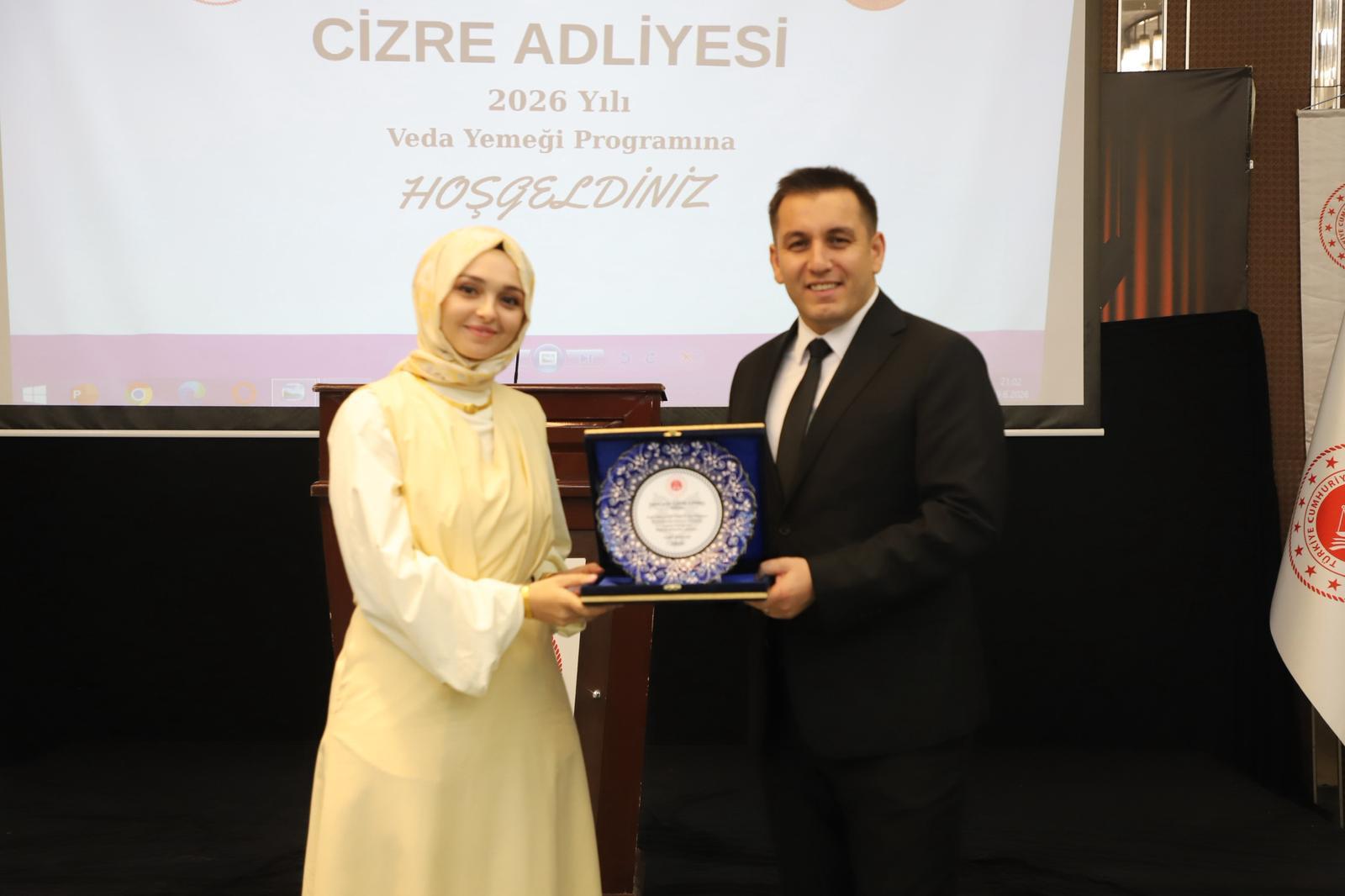 cizrede-tayini-cikan-hakim-ve-savcilar-onuruna-veda-gecesi-duzenlendi-4-001.jpeg