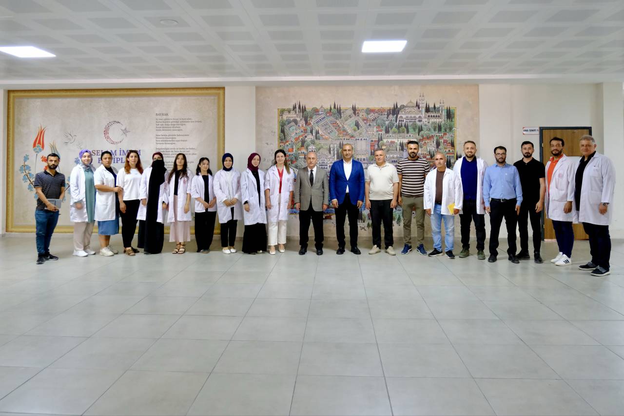 rnakta-egitimin-gelecegi-siniflarda-konusuldu4.jpeg