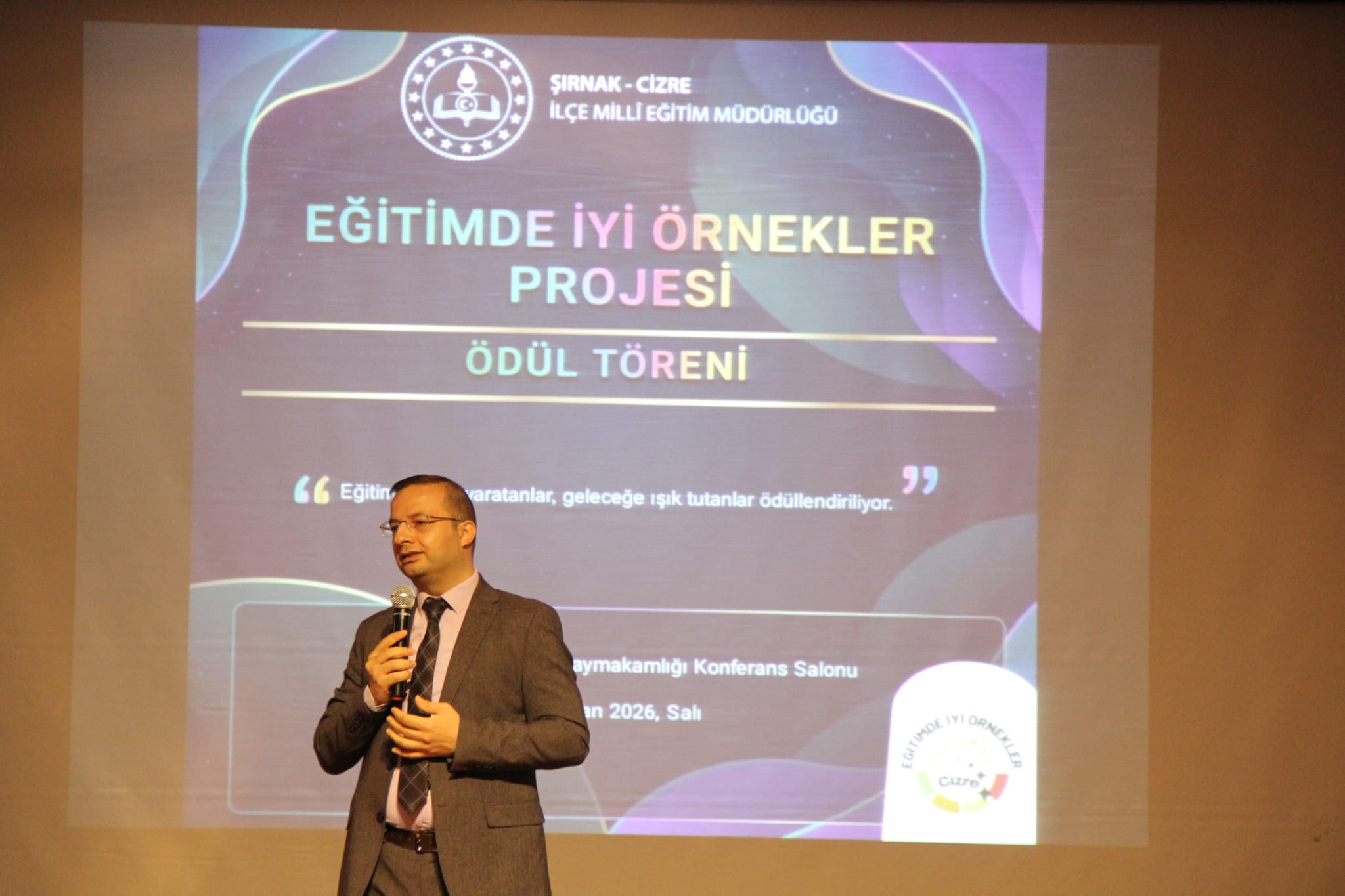 cizrede-egitimde-fark-yaratanlar-odullendirildi-6.jpeg