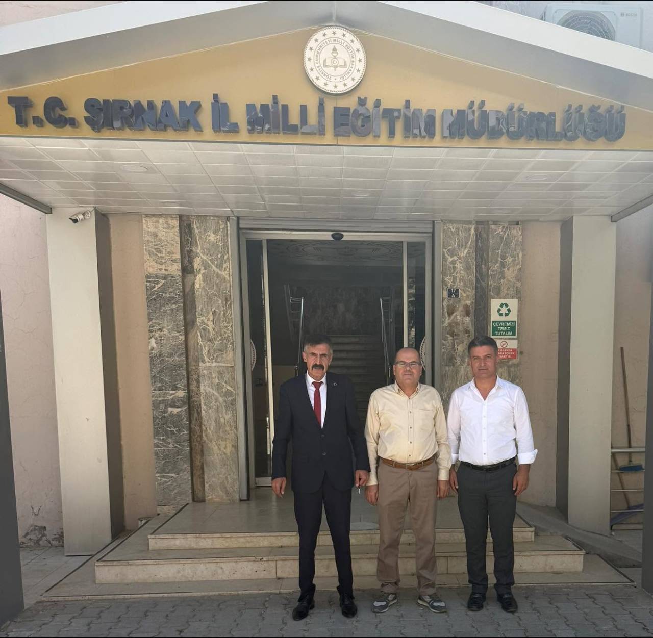 turk-egitim-senden-hacdan-donen-egitimciye-ziyaret.jpg