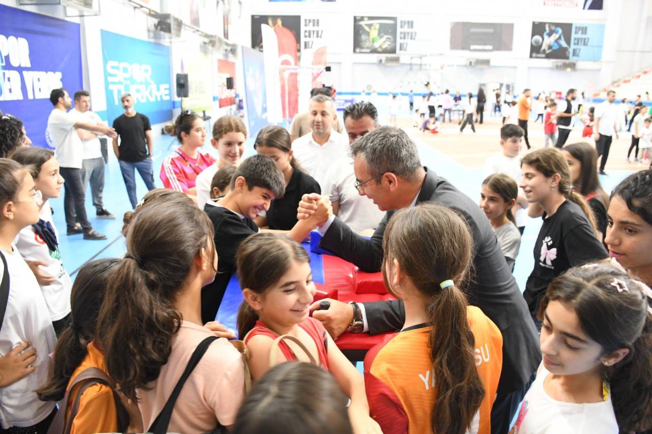 sirnakta-gsb-spor-okullari-ve-engelsiz-spor-okullari-acildi-2.jpg