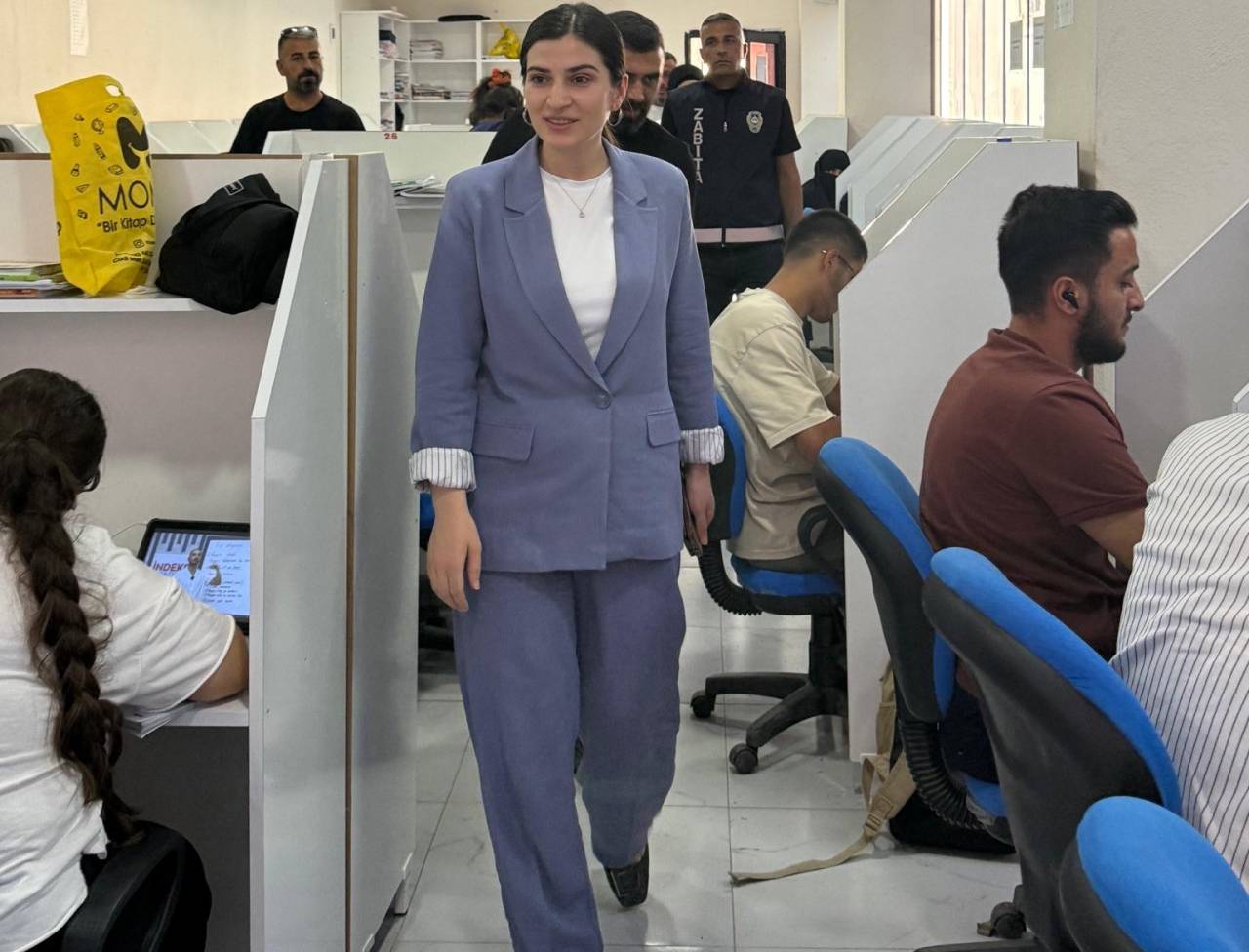 silopi-belediye-baskani-ormanli-ogrenci-kutuphanelerini-ziyaret-etti-3.jpg