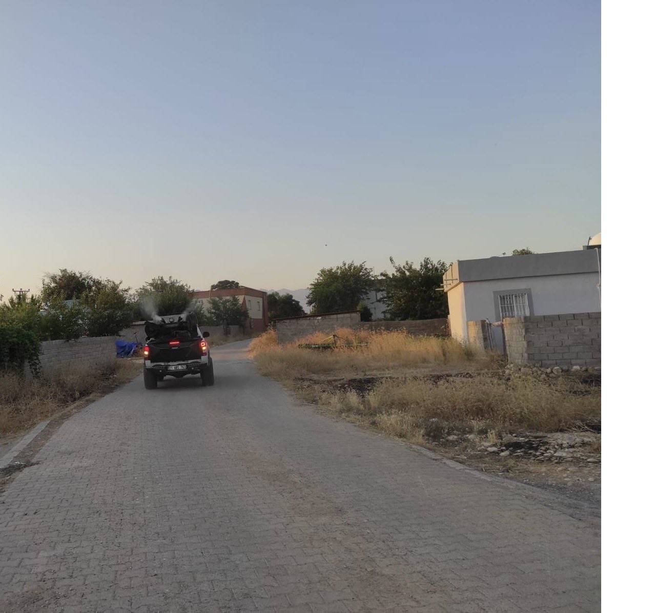 silopi-koylerde-ilaclama-calismasi-1.jpg