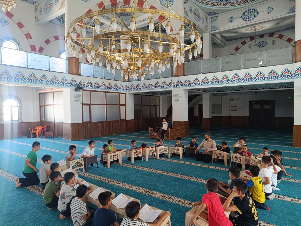 rnakta-camiler-cocuk-sesleriyle-senlendi-geylani-camiinde-yaz-kursu-yogunlugu-3.jpeg