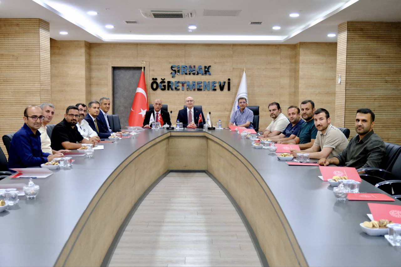 talim-ve-terbiye-kurulu-baskani-cem-gencoglu-sirnakta-egitim-temaslarinda-bulundu-4.jpg