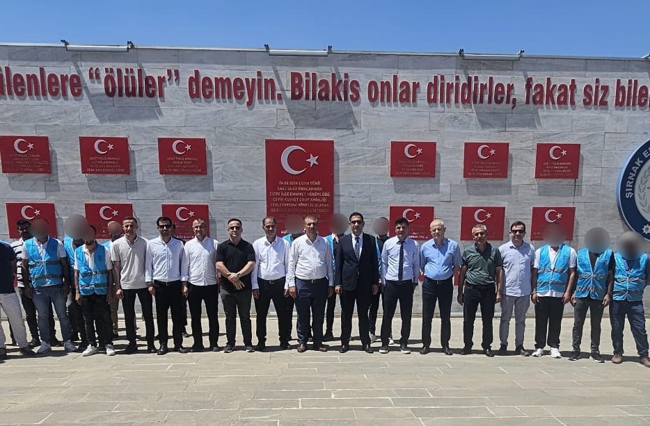 cizrede-15-temmuz-demokrasi-ve-milli-birlik-gunu-sehitleri-anma-programi-duzenlendi-2.jpeg