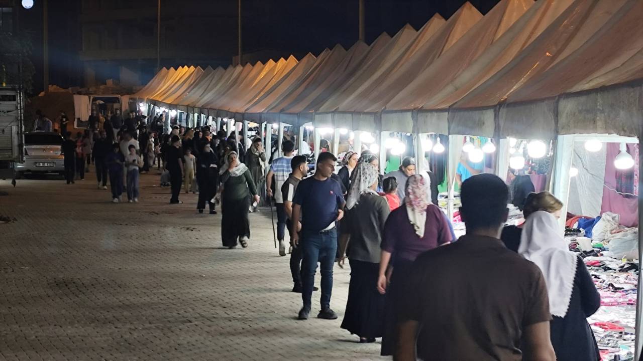 rnakta-yoresel-urunler-pazari-gece-gec-saatlere-kadar-yogun-ilgi-goruyor2.jpeg