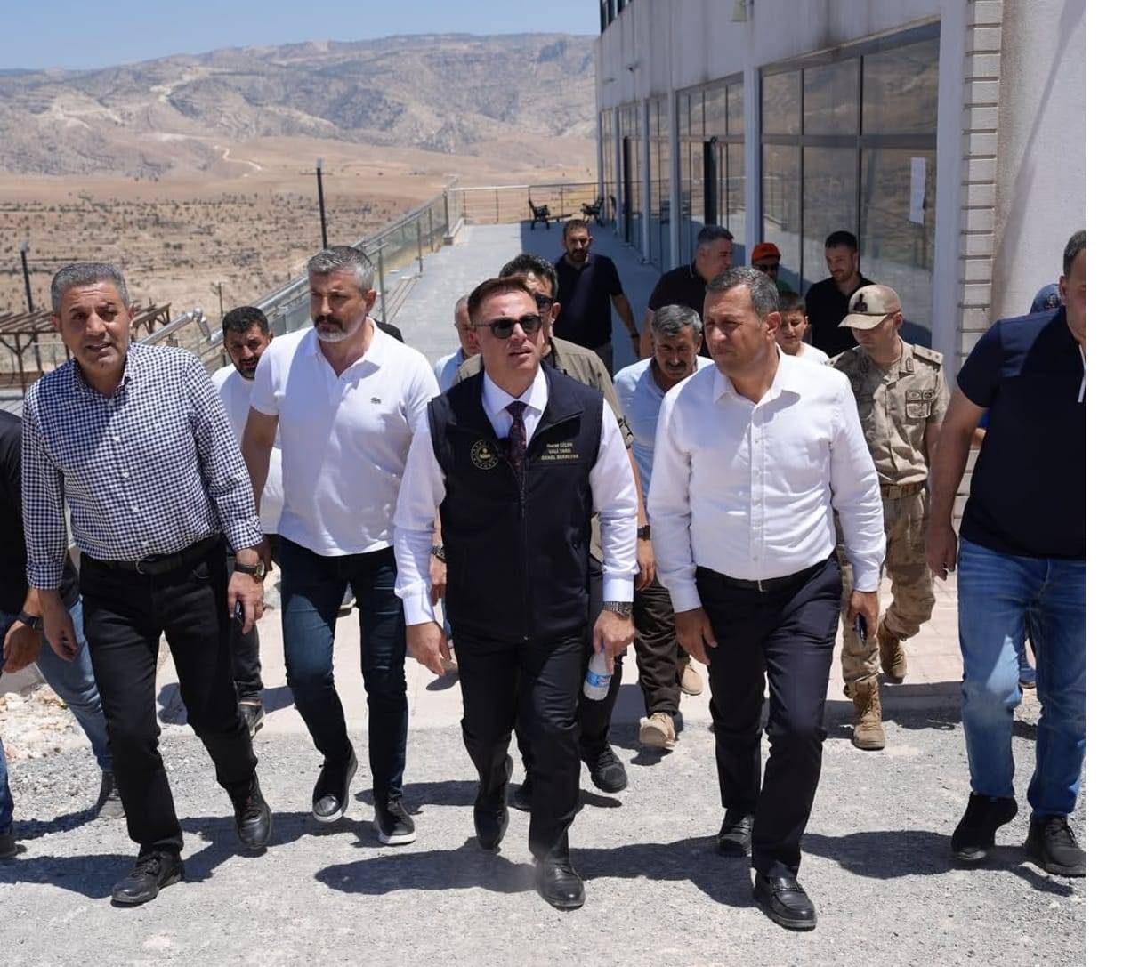 sirnakta-o-koyun-yol-cilesi-bitiyor-asfaltla-gelen-buyuk-konfor4.jpeg