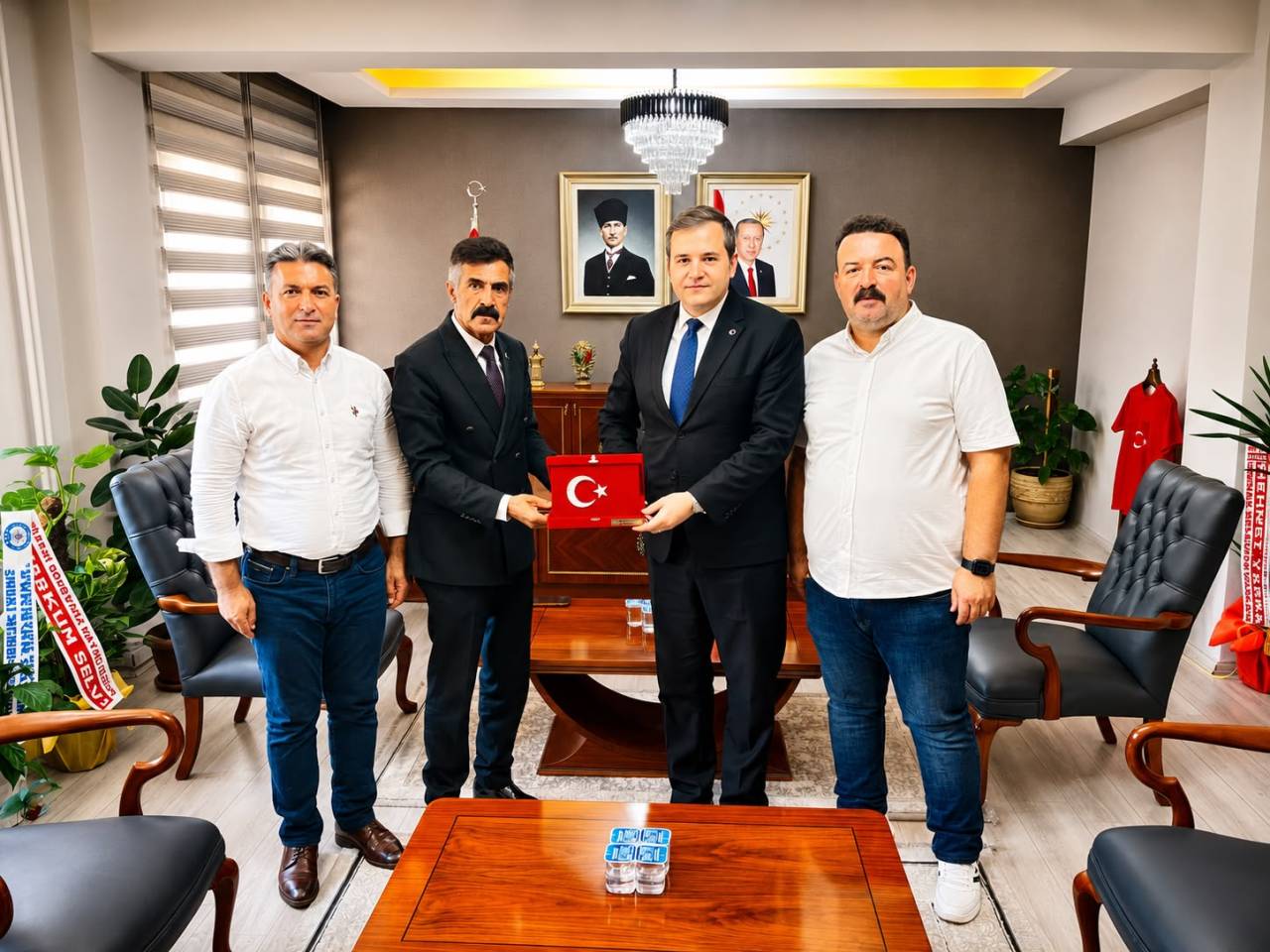 turk-egitim-sen-sirnak-subesinden-vali-yardimcilarina-hayirli-olsun-ziyareti.jpeg
