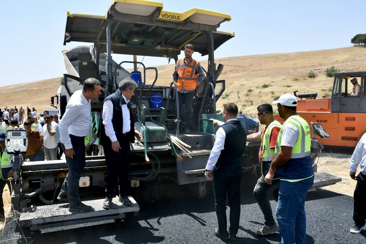 silopide-basak-koyu-yolunda-asfalt-calismalari-basladi.jpeg
