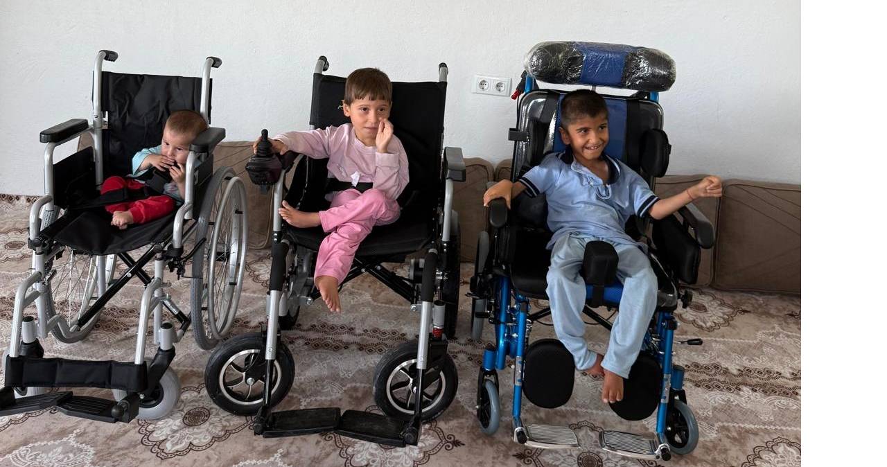 rnak-kizilayindan-cam-kemik-hastasi-3-kardese-umut-olan-destek.jpg