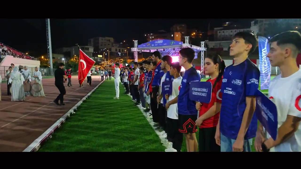 sirnak-valiliginden-geceye-damga-vuran-teknofest-videosu4.jpg