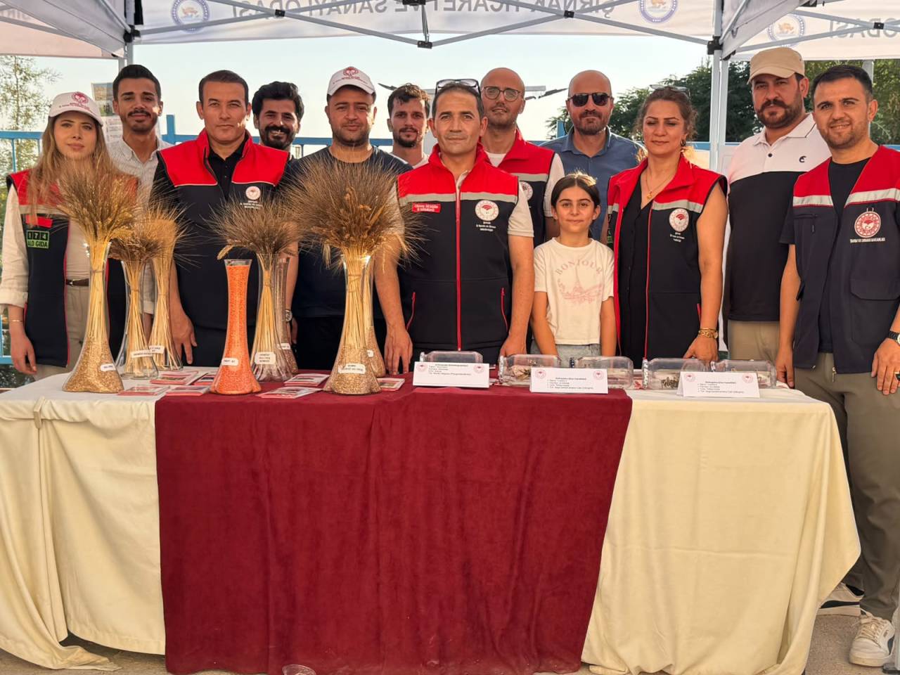 sirnakta-teknofest-standinda-dikkat-ceken-konu-avci-cekirgeler2.jpeg