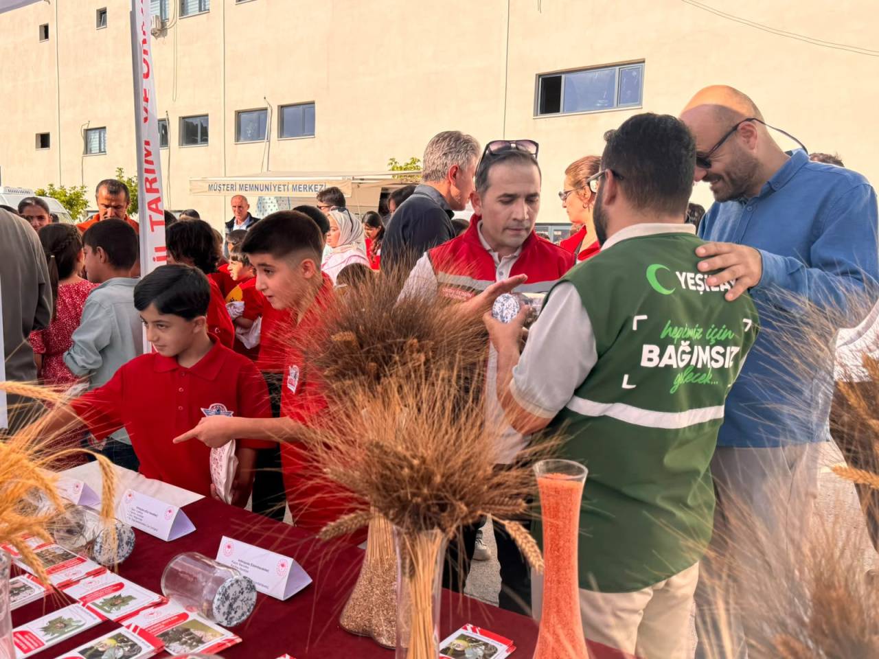 sirnakta-teknofest-standinda-dikkat-ceken-konu-avci-cekirgeler5.jpeg