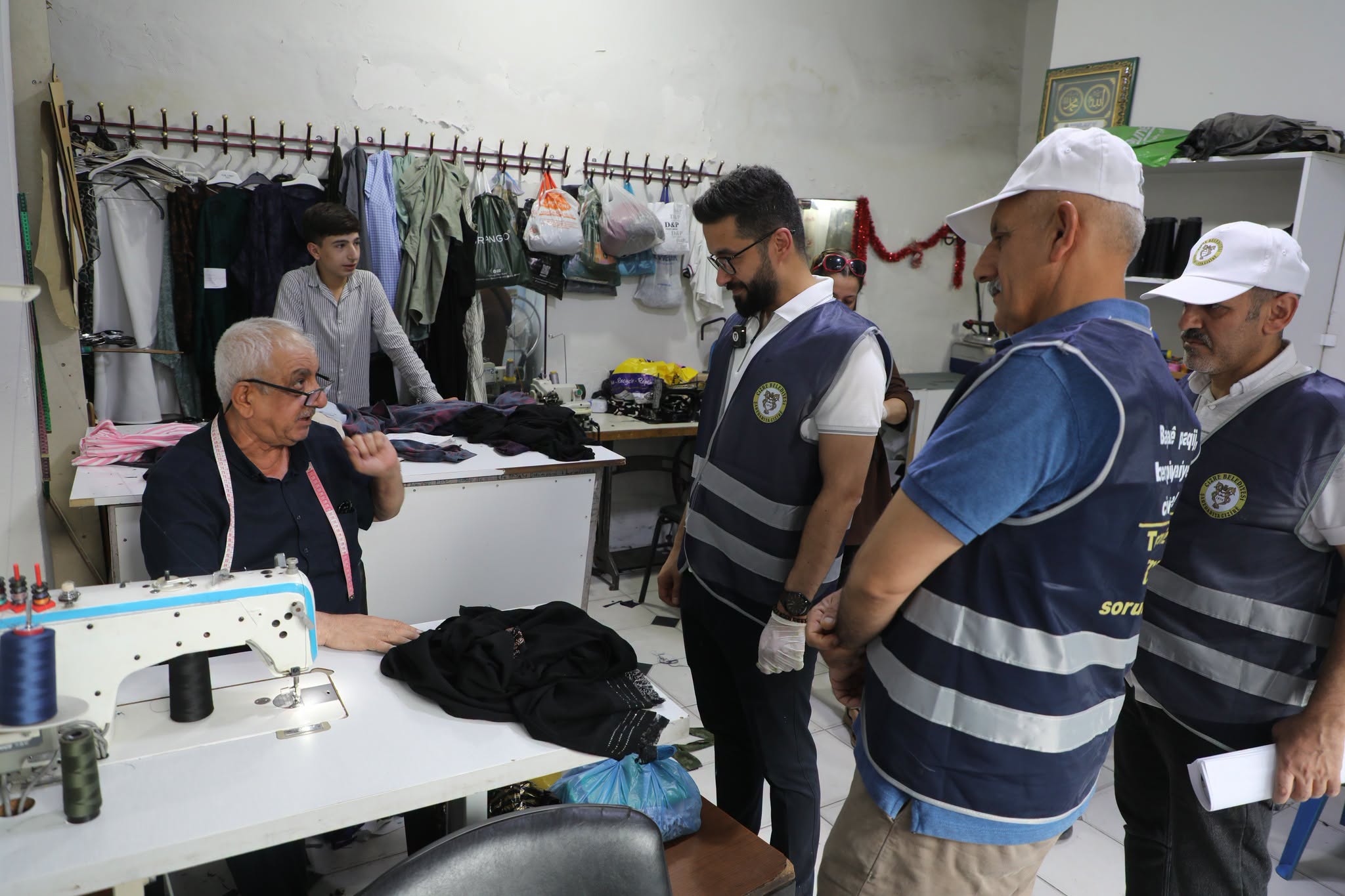 cizre-belediyesinin-kolektif-emekle-temiz-kentler-kampanyasi-devam-ediyor-3.jpeg