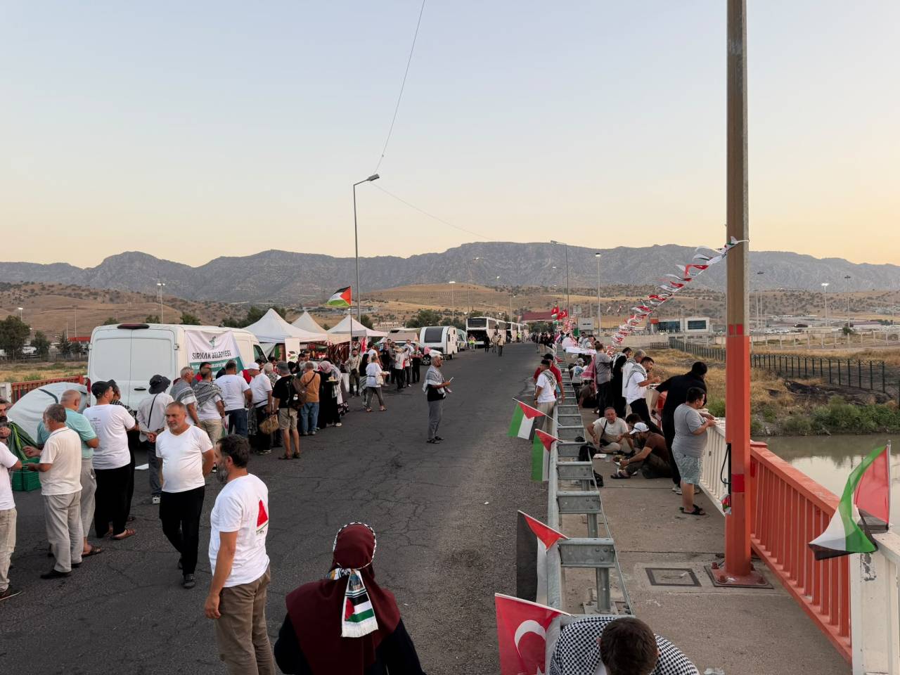 haburda-bekleyis-suruyor-filistin-konvoyuna-sirnaktan-sicak-destek-2.jpeg
