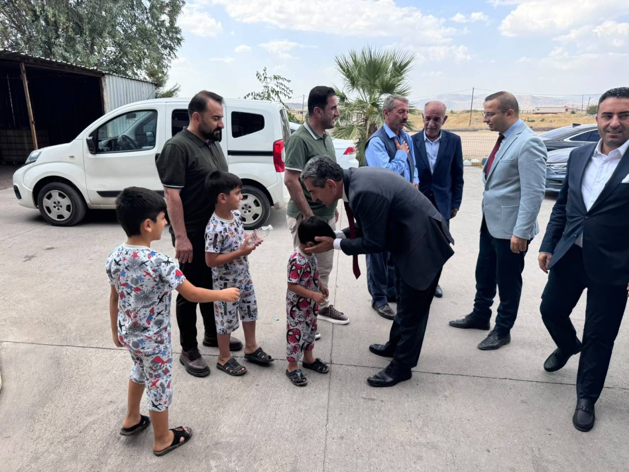 vali-birol-ekici-cizre-esnaf-ziyaret.jpg