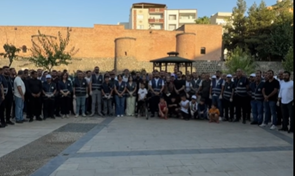 temiz-bir-cizre-icin-el-ele-temizlik-seferberligi-devam-ediyor-4-001.png