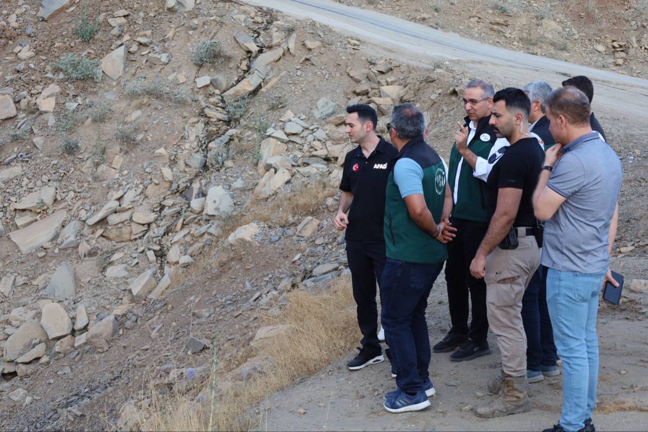 uluderede-heyelan-ve-taskin-riskleri-icin-sahada-inceleme3.jpeg