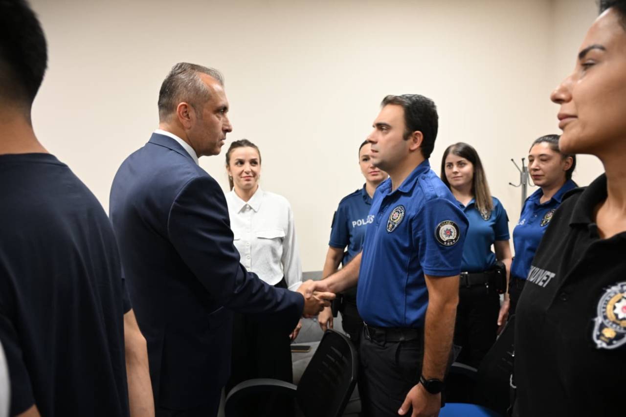 sirnak-emniyet-muduru-sazak-uluderede-polis-ve-vatandaslari-dinledi4.jpeg