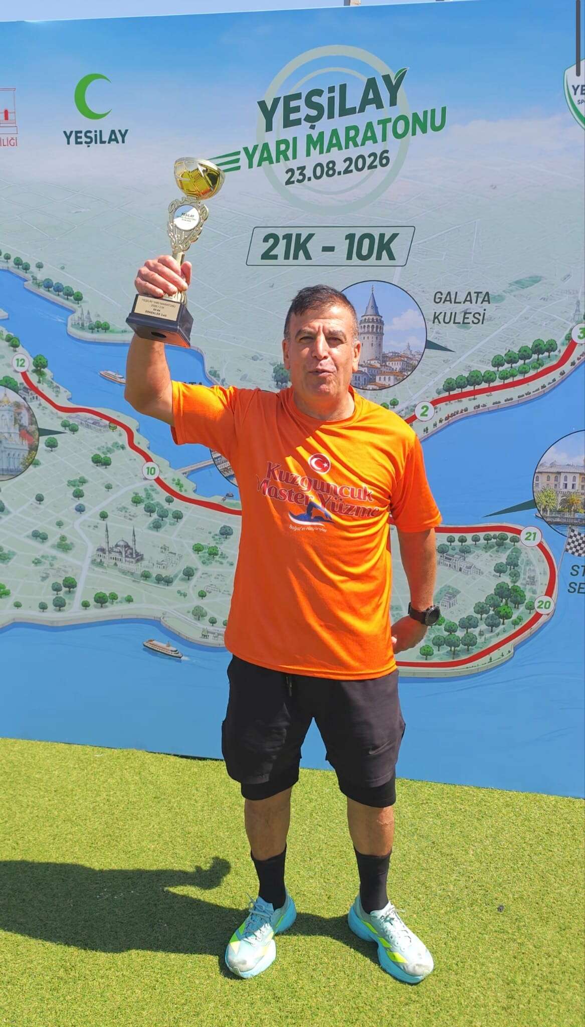cizreli-sporcu-ramazan-degerden-dev-basari-istanbulda-kupayi-gogusledi
