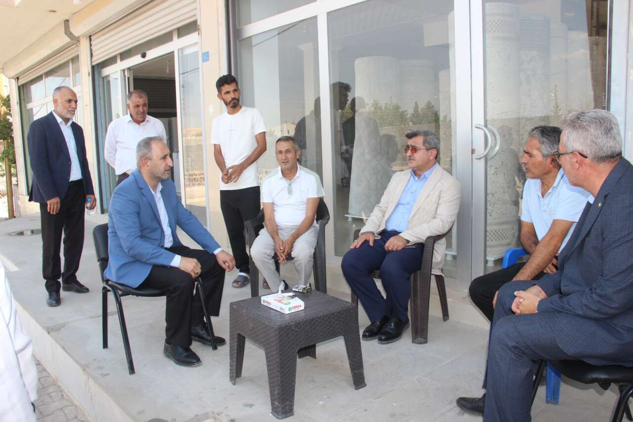 huda-par-genel-baskan-yardimcisi-demir-sirnakta-esnaf-ve-vatandaslarla-bulustu