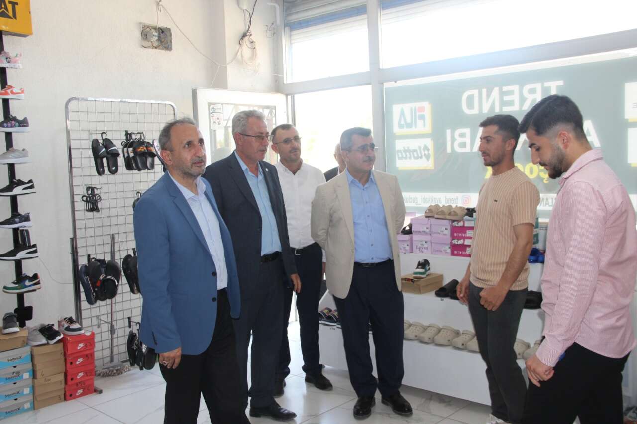 huda-par-genel-baskan-yardimcisi-demir-sirnakta-esnaf-ve-vatandaslarla-bulustu