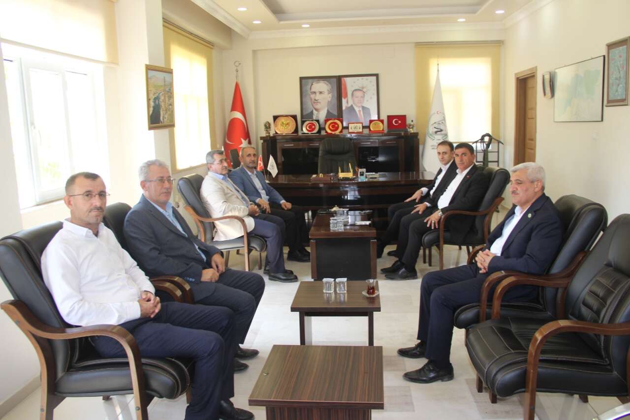 huda-par-genel-baskan-yardimcisi-demir-sirnakta-esnaf-ve-vatandaslarla-bulustu