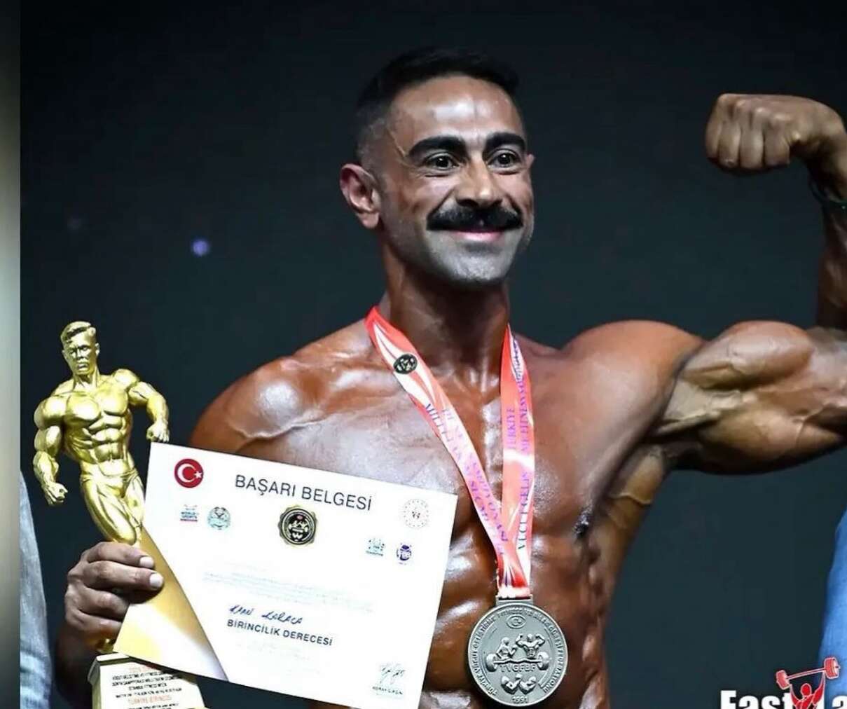 sirnakli-milli-sporcu-kaan-karaca-istanbulda-duzenlenen-dunya-sampiyonasi-milli-takim-secmelerinde-klasik-vucut-gelistirme-kategorisinde-turkiye-sampiyonu-oldu