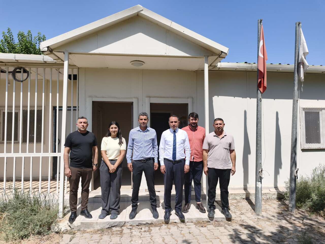 silopide-o-koy-icin-dugmeye-basildi-hem-okul-hem-saglik-alani-yenileniyor