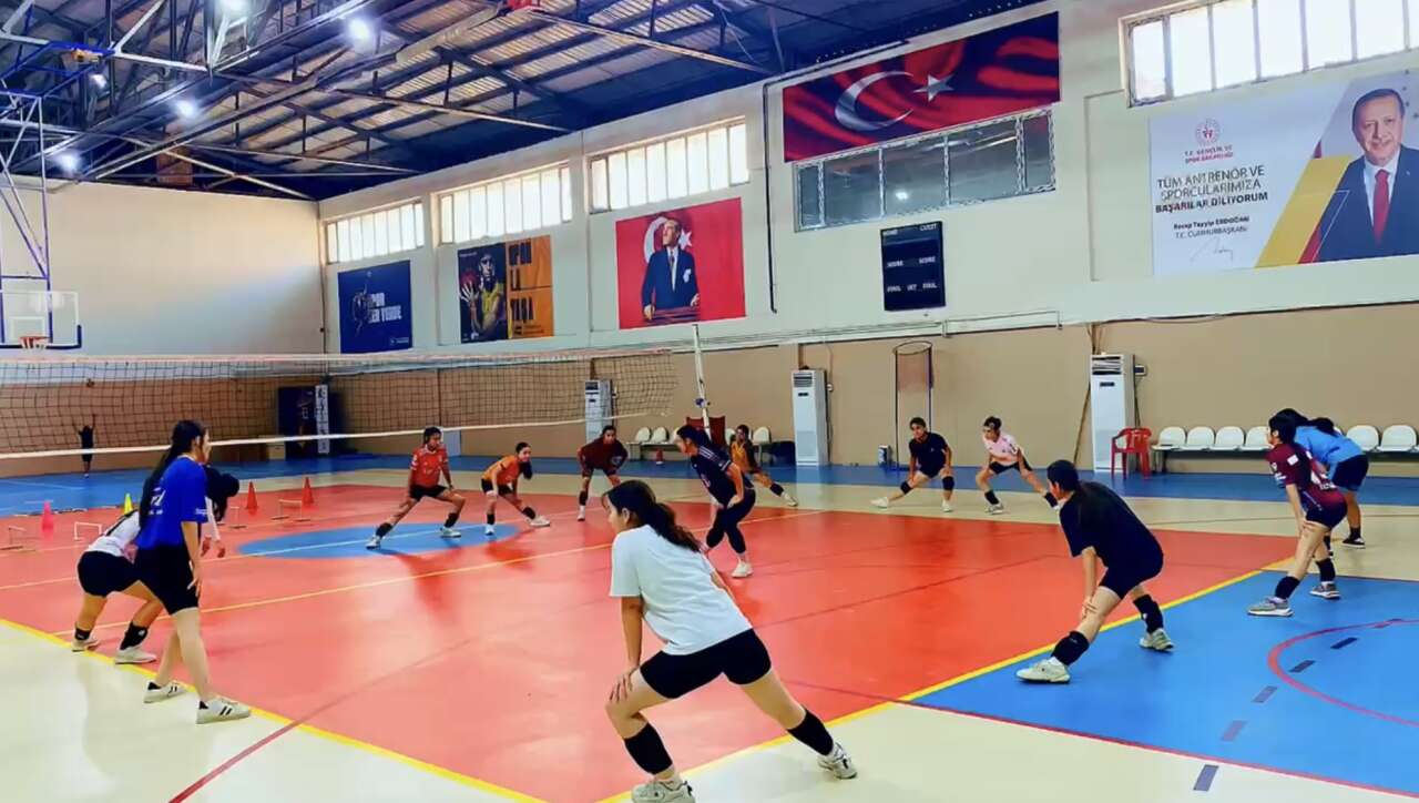 sirnakin-dev-egitim-maratonu-tamamlandi-silopi-yaz-donemine-damga-vurdu