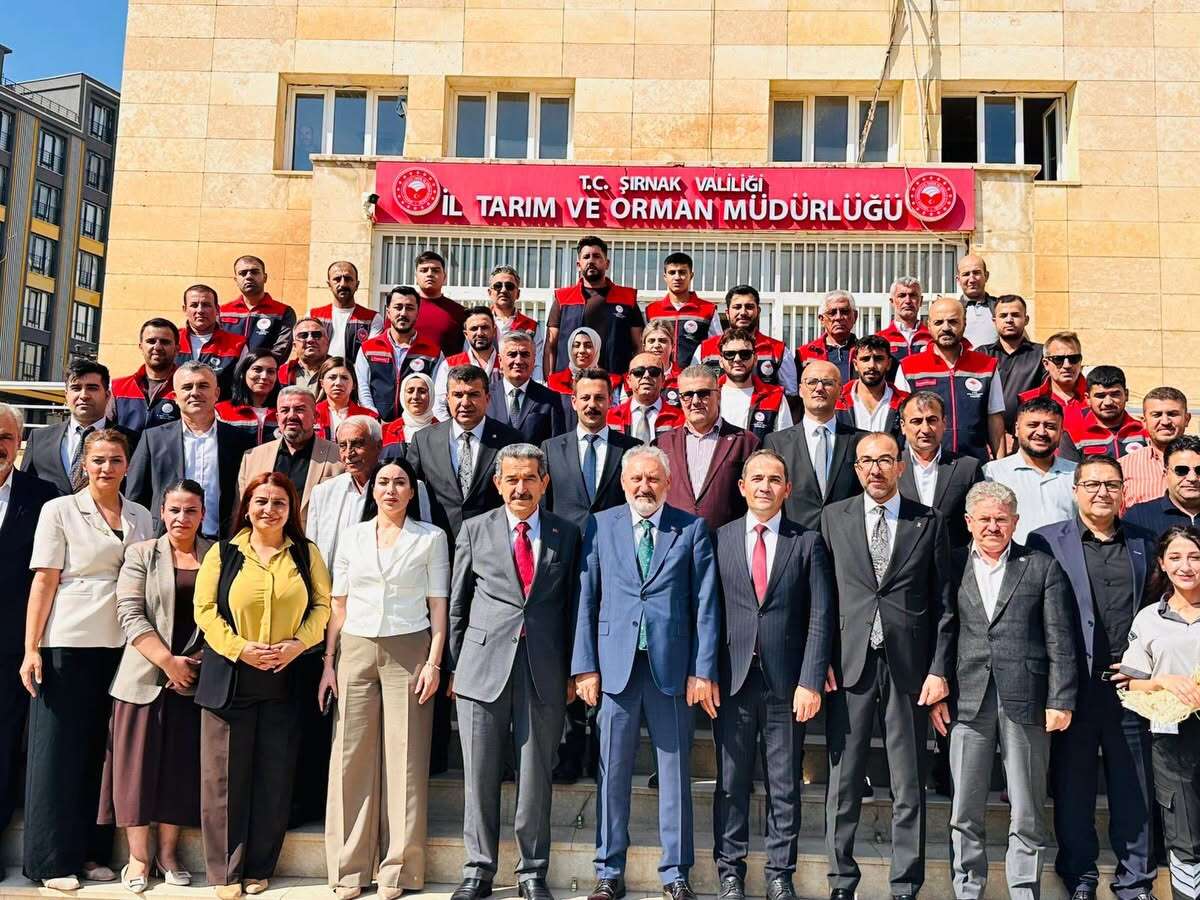 sirnakta-ureticilere-152-bin-sebze-fidesi-ve-coban-cantasi-dagitildi-4