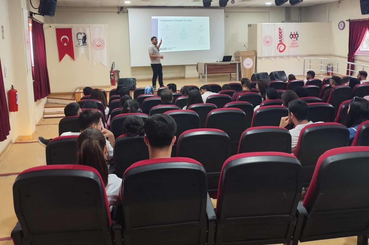 mutlu-yuvalar-icin-ilk-adim-cizrede-atildi-ciftler-salona-akin-etti