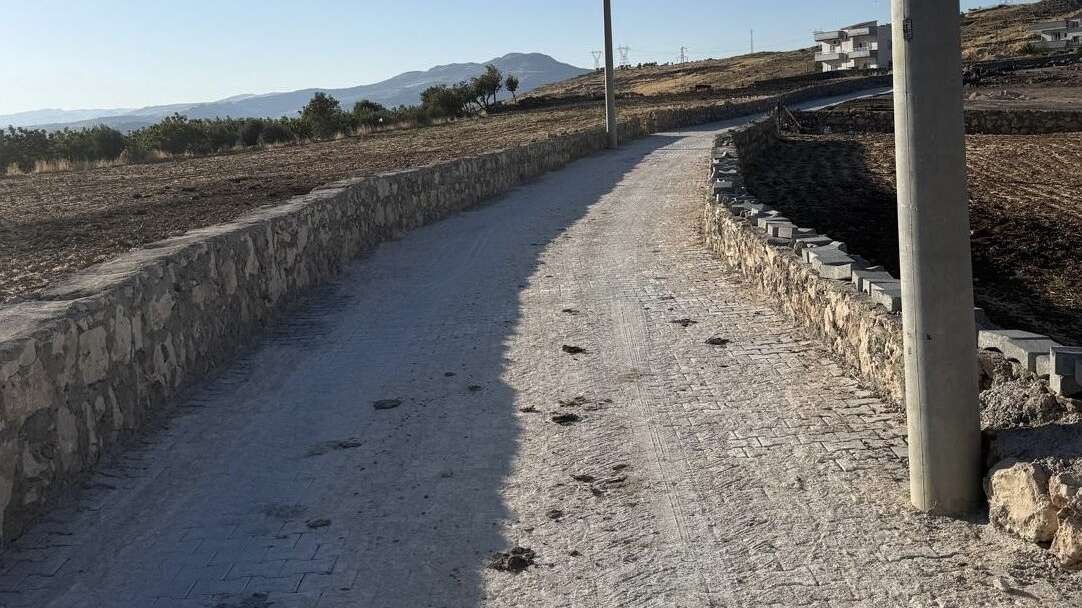 guclukonakta-iki-koye-5-bin-metrekare-parke-tasi-dosendi
