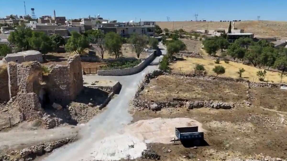 sirnakta-tarihe-acilan-yol-yenilendi-manastir-yolu-hizmete-sunuldu